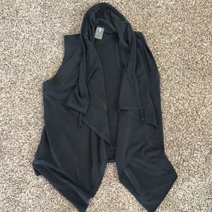 Calia by Carrie Underwood Gray Draped Front Vest Top Sz M